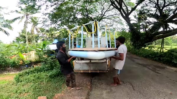RC Boat Made Of PVC Pipes: पीवीसी पाइप से बनाई रिमोट कंट्रोल नाव, तीन लोग कर सकते हैं सवारी