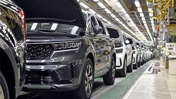 New Kia Sorento Production Begins: किया ने नई जनरेशन सोरेंटो का उत्पादन किया शुरू