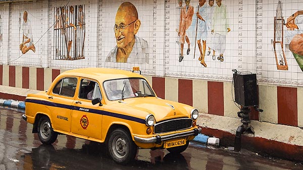 West Bengal Waves Tax Penalty On CVs: बंगाल सरकार ने सभी कमर्शियल वाहनों पर जुर्माने को किया माफ