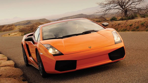 Bangalore Police Seized Lamborghini Gallardo: लैम्बोर्गिनी कार बैंगलोर पुलिस जब्त फेक नंबर प्लेट जानकारी Bangalore Police Seized Lamborghini Gallardo: लैम्बोर्गिनी कार बैंगलोर पुलिस जब्त फेक नंबर प्लेट जानकारी