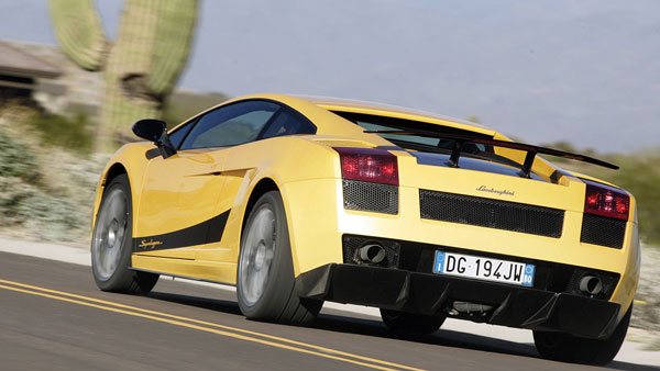 Bangalore Police Seized Lamborghini Gallardo: लैम्बोर्गिनी कार बैंगलोर पुलिस जब्त फेक नंबर प्लेट जानकारी Bangalore Police Seized Lamborghini Gallardo: लैम्बोर्गिनी कार बैंगलोर पुलिस जब्त फेक नंबर प्लेट जानकारी