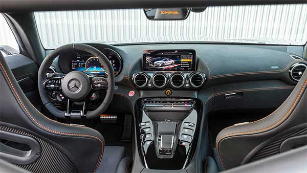 Mercedes AMG GT Black Series Unveiled: मर्सिडीज-एमजी जीटी ब्लैक सीरीज स्पोर्ट्स कार हुई पेश