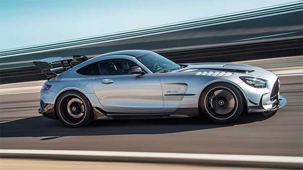 Mercedes AMG GT Black Series Unveiled: मर्सिडीज-एमजी जीटी ब्लैक सीरीज स्पोर्ट्स कार हुई पेश