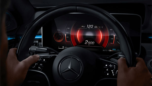 Mercedes-Benz S-Class Touchscreen Revealed: नई मर्सिडीज-बेंज एस-क्लास में मिलेगा बड़ा टचस्क्रीन, देखें