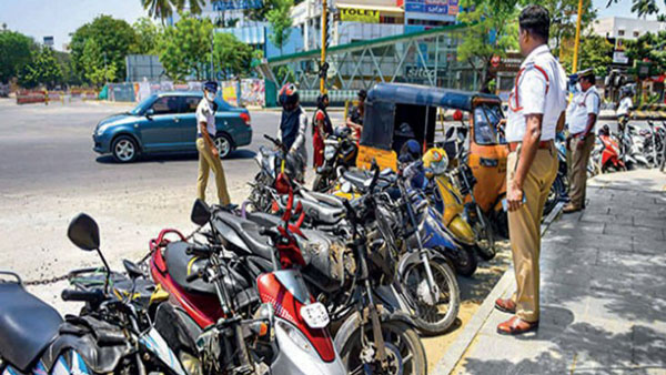 Mumbai Police To Return All Seized Vehicles: मुंबई पुलिस जब्त वाहनों को कर रही वापस, कारण जान आपको भी आ जायेगी हंसी