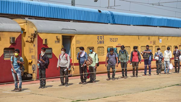 Railway Shramik Trains: रेलवे ने श्रमिक ट्रेन से कमाएं 429 करोड़ रुपये, गुजरात से सबसे अधिक