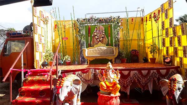 Lorry Converted To Mobile Wedding Platform: तमिलनाडु युवक मोबाइल वेडिंग हॉल जानकारी