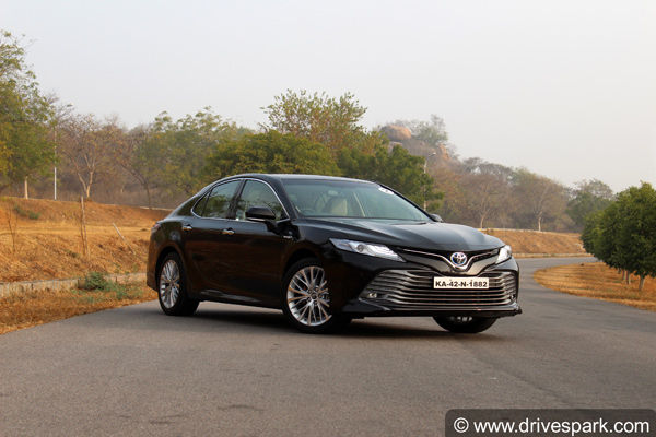 Toyota Vellfire And Camry Price Hike: टोयोटा वेलफायर व कैमरी कीमत वृद्धि 4 लाख रुपये तक जानकारी