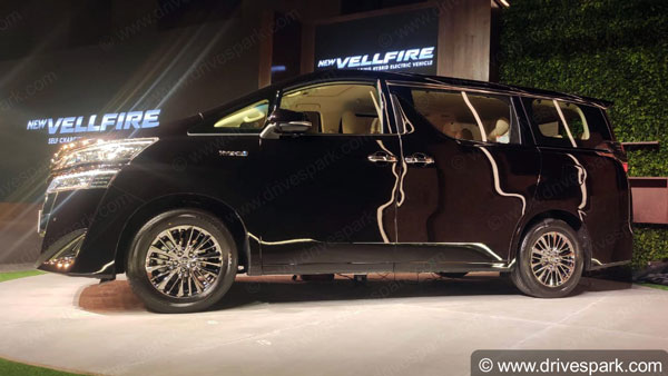 Toyota Vellfire And Camry Price Hike: टोयोटा वेलफायर व कैमरी कीमत वृद्धि 4 लाख रुपये तक जानकारी