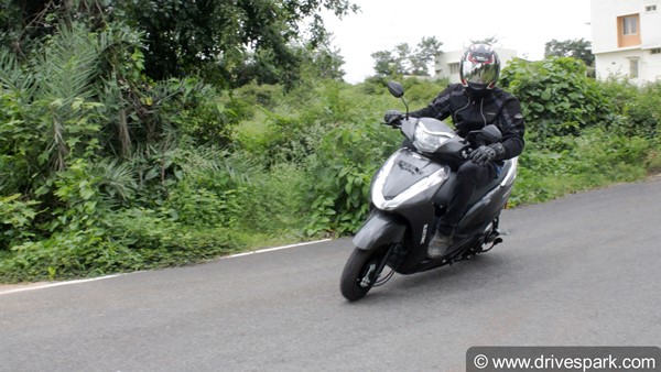 Cricketer Robin Uthappa Takes Delivery Of Electric Scooter: क्रिकेटर रॉबिन उथप्पा एम्पियर इलेक्ट्रिक स्कूटर की ली डिलीवरी