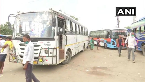 Bihar Bus Service Resumed: बिहार में बस सेवा फिर से हुई शुरु, सोशल डिस्टेंसिंग का पालन करना है जरुरी