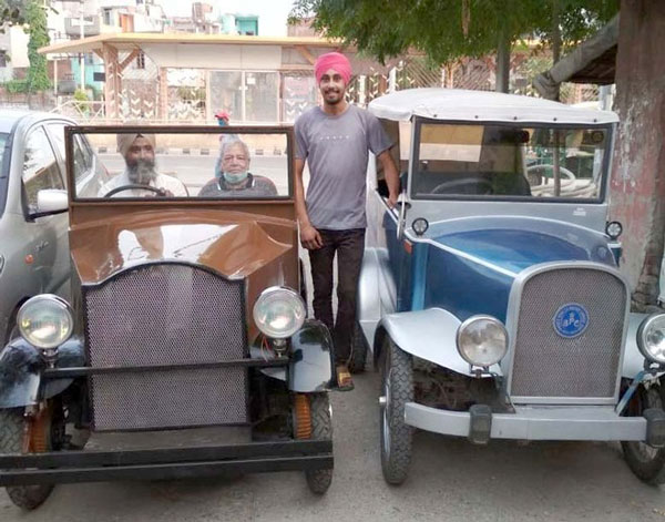 Amritsar mechanic turns e-rickshaw into vintage: यह मेकैनिक इलेक्ट्रिक रिक्शा को दे रहा विंटेज कार का रूप, जानें कैसे
