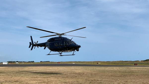 Grandparents Travel By Helicopter To Attend Wedding: पोते की शादी में पहुंचने के लिए केरल से बैंगलोर हेलीकॉप्टर में किया सफर Grandparents Travel By Helicopter To Attend Wedding: पोते की शादी में पहुंचने के लिए केरल से बैंगलोर हेलीकॉप्टर में किया सफर