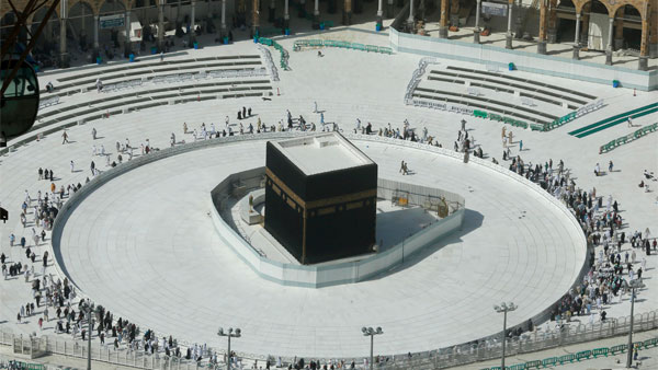 Why Planes Don't Fly Over Holy Kaba: काबा के ऊपर से क्यों नहीं उड़ते हैं प्लेन, जानें कारण