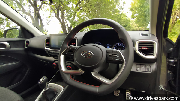 Hyundai Venue iMT Sport Variant Review: हुंडई वेन्यू आईएमटी स्पोर्ट वैरिएंट रिव्यू