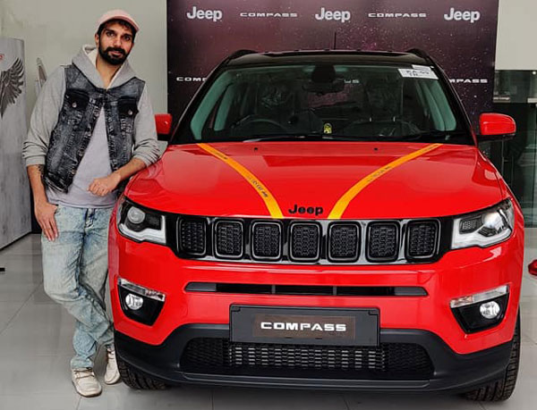 Jeep Compass Night Eagle Delivery Begins: जीप कम्पास नाइट ईगल की डिलीवरी हुई शुरू, जानें फीचर्स