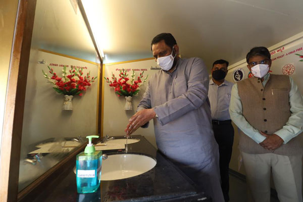 Old Bus Converted Into Women Toilet: पुरानी बस महिला टायलेट में परिवर्तित