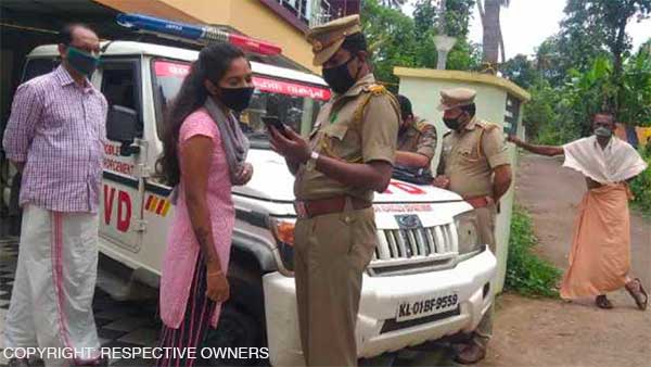 Girl Fined Rs 20,500 For Driving Without Helmet: केरल गर्ल बाइक ड्राइविंग बिना हेलमेट पुलिस फाइन जानकारी Girl Fined Rs 20,500 For Driving Without Helmet: केरल गर्ल बाइक ड्राइविंग बिना हेलमेट पुलिस फाइन जानकारी