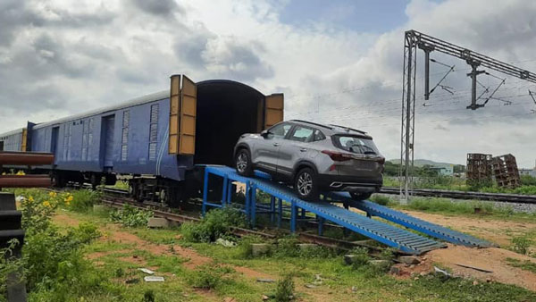 Kia Seltos Transported By Railways: किया सेल्टोस को रेलवे ने किया ट्रांसपोर्ट, जानें