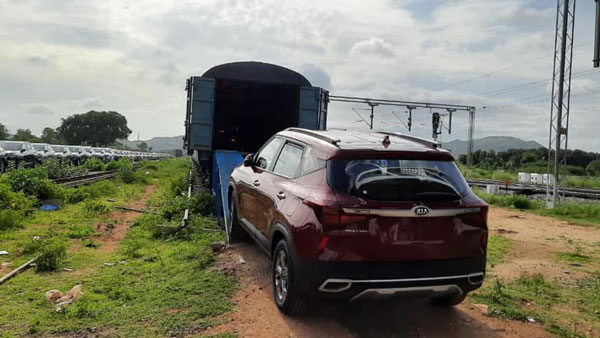 Kia Seltos Transported By Railways: किया सेल्टोस को रेलवे ने किया ट्रांसपोर्ट, जानें