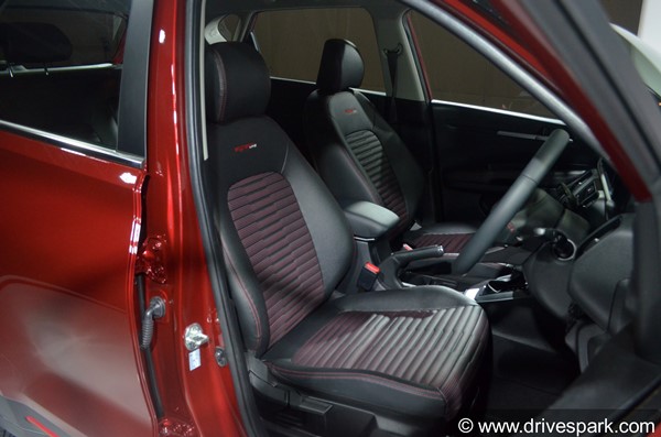 Kia Sonet Review (First Look) In Hindi: किया सॉनेट रिव्यू, डिजाईन, फीचर्स, कीमत, प्रतिस्पर्धी जानकारी