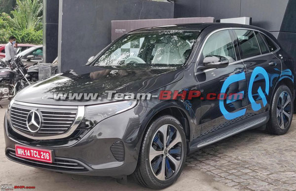 Mercedes EQC 400 Spotted At Dealership: मर्सिडीज ईक्यूसी 400 इलेक्ट्रिक एसयूवी डीलरशिप पर दिखी