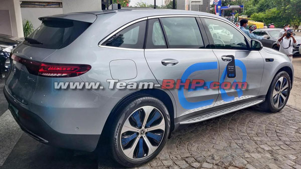 Mercedes EQC 400 Spotted At Dealership: मर्सिडीज ईक्यूसी 400 इलेक्ट्रिक एसयूवी डीलरशिप पर दिखी