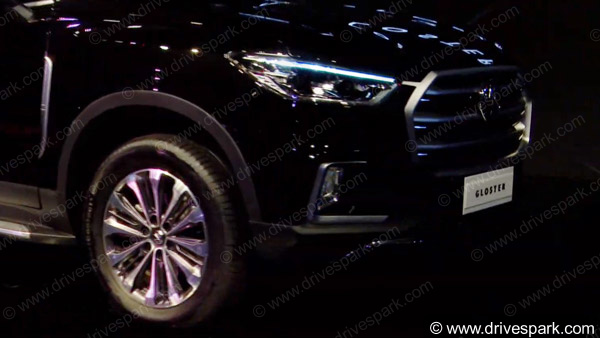 MG Gloster Spied Testing: एमजी ग्लोस्टर टेस्टिंग करते आई नजर, दिखा नया अलॉय व्हील