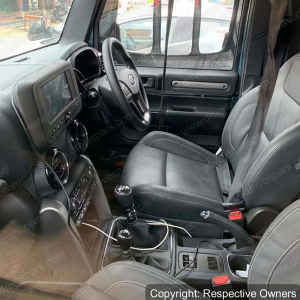 2020 Mahindra Thar Spied: नई महिंद्रा थार इंटीरियर की तस्वीरें आई सामने