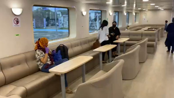 Anand Mahindra Shares RoRo Ferry Service Video: आनंद महिंद्रा ने शेयर किया लग्जरी रोरो फेरी सर्विस का वीडियो