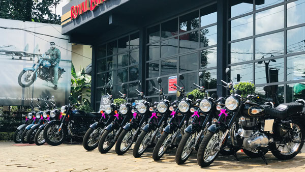 Royal Enfield 1000 Bikes Delivery: रॉयल एनफील्ड ने केरल में एक दिन में हजार बाइक की डिलीवरी की