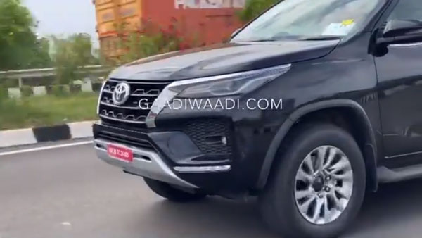 2021 Toyota Fortuner Facelift Spotted: नई टोयोटा फॉर्च्यूनर फेसलिफ्ट टेस्ट के दौरान आई नजर