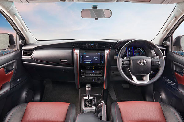 Toyota Fortuner TRD Limited Edition Teaser: टोयोटा फॉर्च्यूनर टीआरडी लिमिटेड एडिशन का टीजर जारी