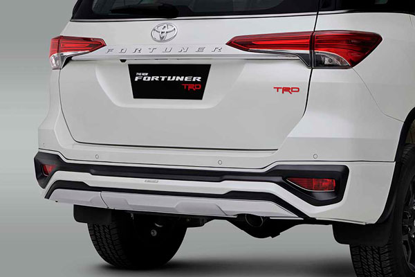 Toyota Fortuner TRD Limited Edition Teaser: टोयोटा फॉर्च्यूनर टीआरडी लिमिटेड एडिशन का टीजर जारी