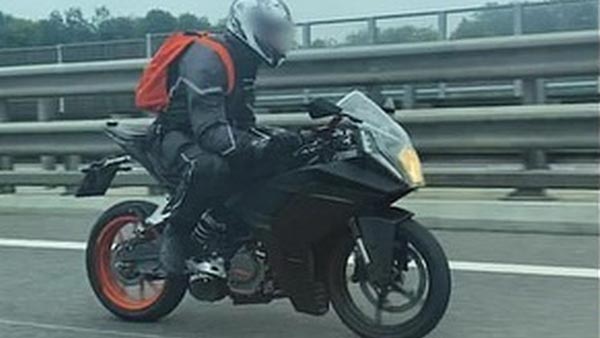 New KTM RC 200 Spied Testing: नई केटीएम आरसी 200 टेस्टिंग के दौरान दिखी, 2021 मे होगी लाॅन्च