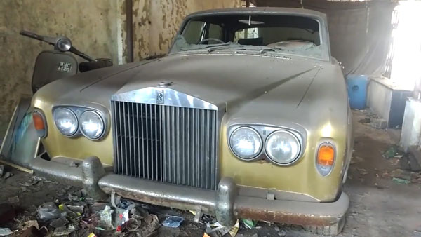 Rolls Royce Cars Abandoned: भारत में सड़कों पर पड़ी मिली महंगी रोल्स रॉयस कारें