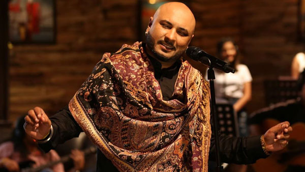 Singer B Praak Buys Rage Rover: सिंगर बी प्राक ने खरीदी शानदार रेंज रोवर एसयूवी, देखें तस्वीरें Singer B Praak Buys Rage Rover: सिंगर बी प्राक ने खरीदी शानदार रेंज रोवर एसयूवी, देखें तस्वीरें