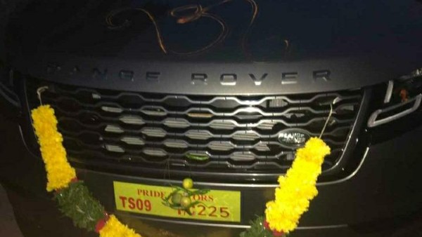 Prabhas Gifts Range Rover To Gym Trainer: बाहुबली स्टार प्रभास ने अपने जिम ट्रेनर को गिफ्ट की रेंज रोवर एसयूवी
