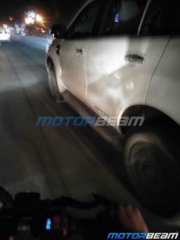 Ford Endeavour Sport Spied Testing: फोर्ड एंडेवर स्पोर्ट टेस्टिंग के दौरान दिखी, जानें कब होगी लॉन्च