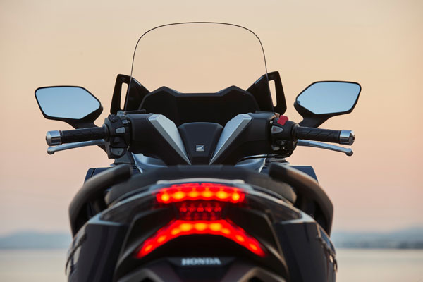 New Honda Forza Launch: नई होंडा फोरजा मैक्सी स्कूटर 15 अक्टूबर को होगी लॉन्च, जानें