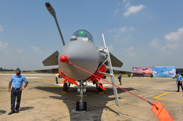 Rafale Jets Inducted In IAF: भारतीय वायु सेना में शामिल हुए राफेल लड़ाकू विमान, देखें तस्वीरें