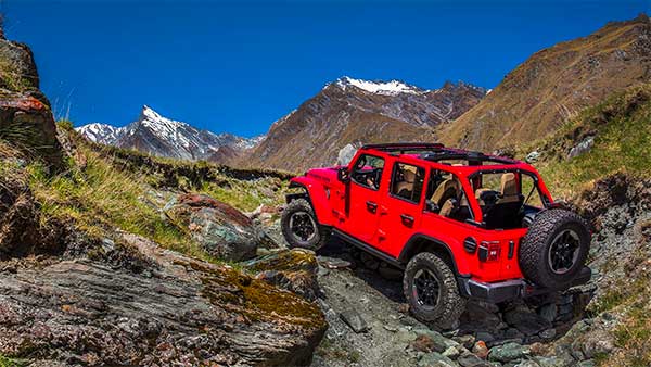 Jeep Wrangler Hybrid: जीप रैंगलर हाइब्रिड वर्जन जल्द होगी लाॅन्च, जानें क्या होंगे फीचर्स