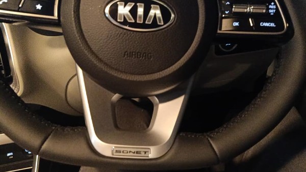 Kia Sonet Delivery Started: किया सॉनेट की डिलीवरी हुई शुरू, बुकिंग चल रही है बेहद शानदार