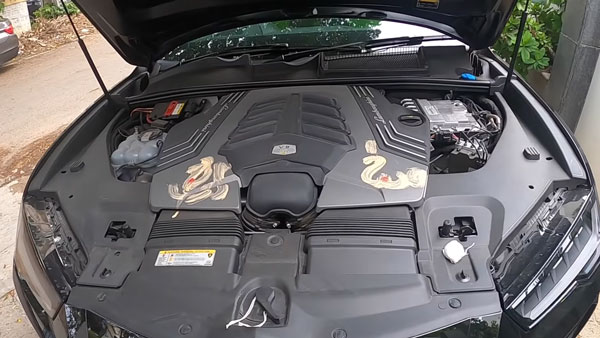 Lamborghini Urus Mileage: लेम्बोर्गिनी उरूस एक लीटर पेट्रोल में कितना चलती है? देखें वीडियो Lamborghini Urus Mileage: लेम्बोर्गिनी उरूस एक लीटर पेट्रोल में कितना चलती है? देखें वीडियो