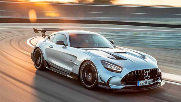 Daimler Fined 2.2 Billion USD In America: डेमलर पर अमेरिका में लगा अरबों का जुर्माना, जानें क्या है वजह