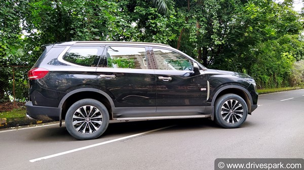 MG Gloster Review In Hindi: एमजी ग्लोस्टर रिव्यू: ड्राइविंग अनुभव, फीचर्स, इंजन, सीटिंग जानकारी