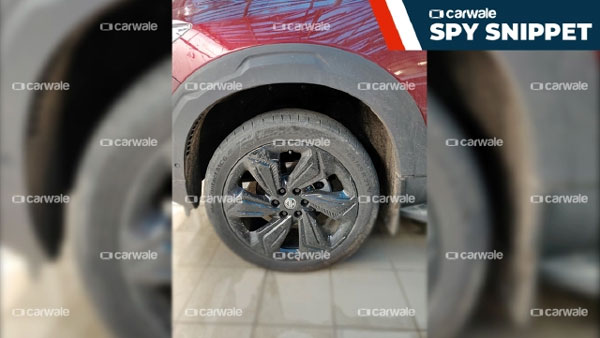 MG Gloster Interior Spied: एमजी ग्लोस्टर के इंटीरियर का खुलासा, पहुंच रही डीलरशिप