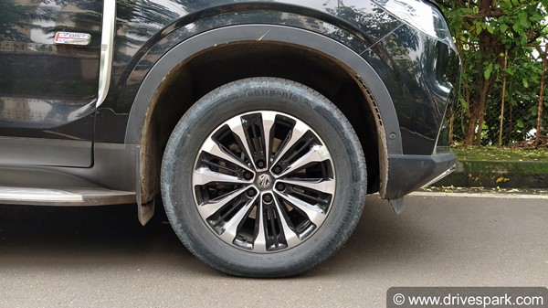 MG Gloster Review In Hindi: एमजी ग्लोस्टर रिव्यू: ड्राइविंग अनुभव, फीचर्स, इंजन, सीटिंग जानकारी