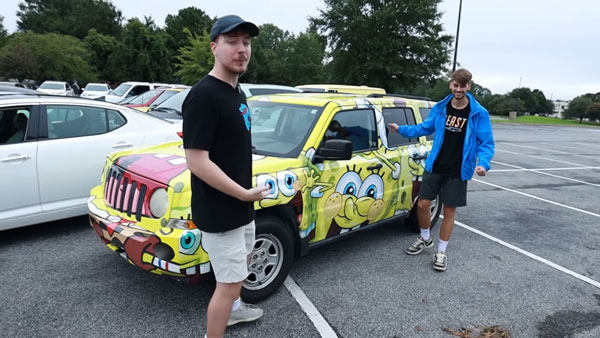 YouTuber Giving Away 40 Cars: यह यूट्यूबर अपने फैन्स को बाँट रहा 40 कार, जानें क्यों YouTuber Giving Away 40 Cars: यह यूट्यूबर अपने फैन्स को बाँट रहा 40 कार, जानें क्यों