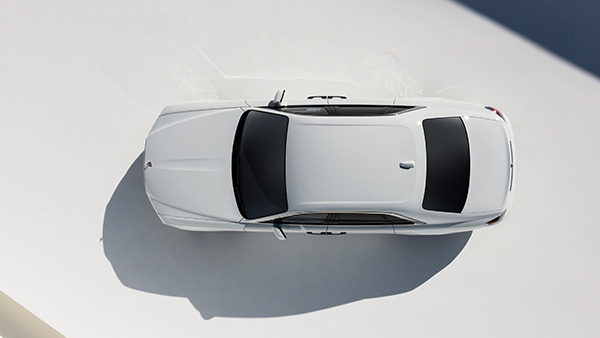 Rolls Royce Ghost Long Wheelbase: रोल्स रॉयस घोस्ट अब हुई और भी लंबी, बढ़ाया गया व्हीलबेस